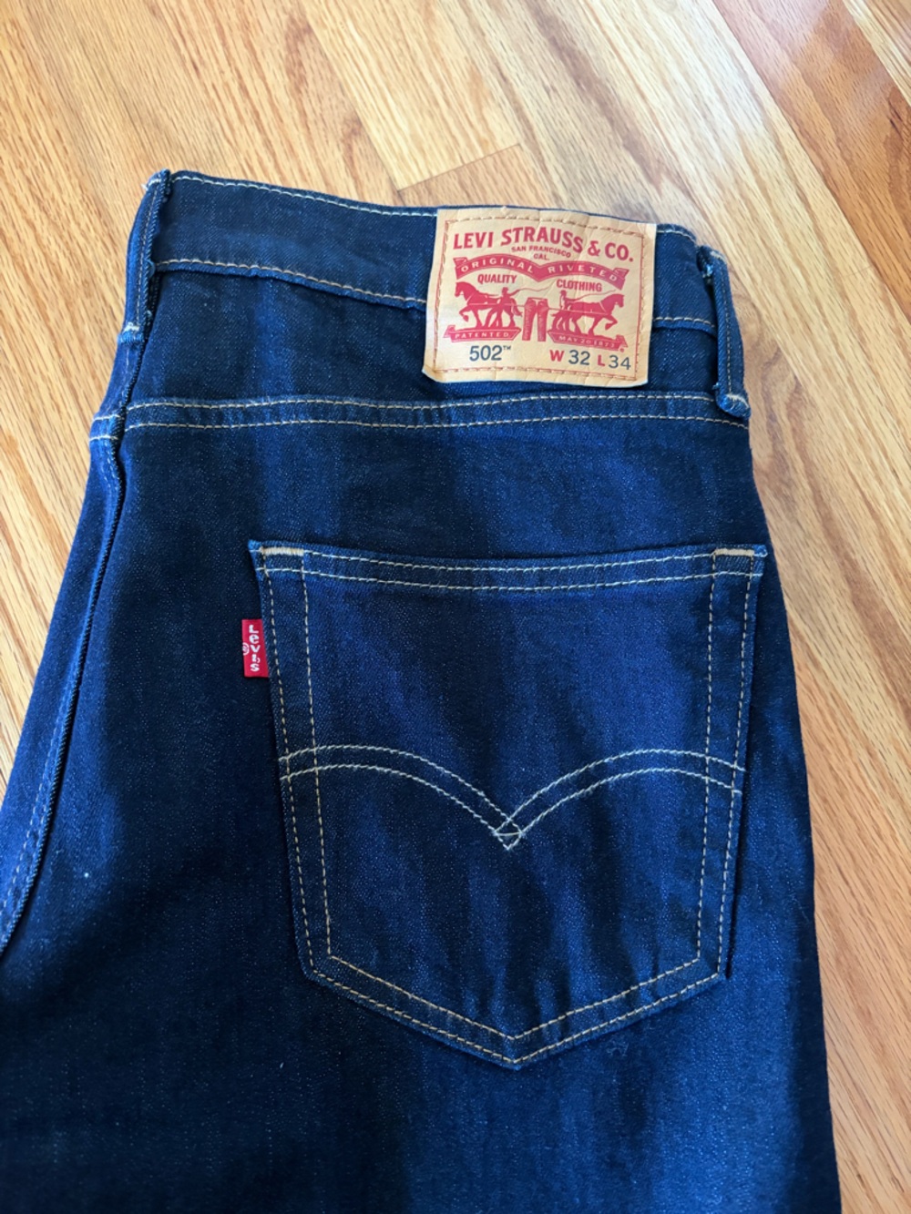 Men’s Levi's Dark Indigo Straight Jeans - Picture 3 of 4